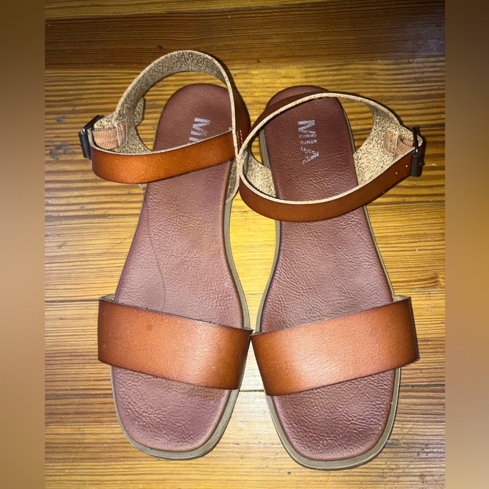 MIA Sandals